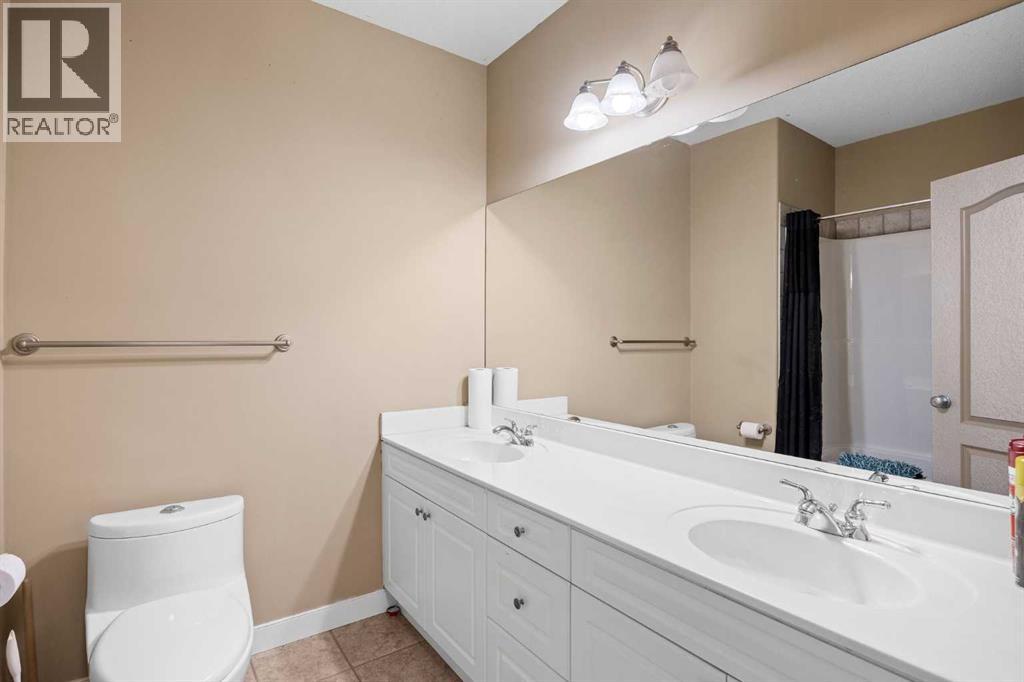 93 Coach Court SW, Calgary, Alberta  T3H 4P7 - Photo 33 - A2324190