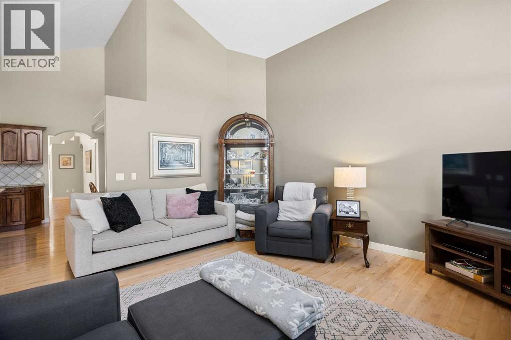 93 Coach Court SW, Calgary, Alberta  T3H 4P7 - Photo 25 - A2324190