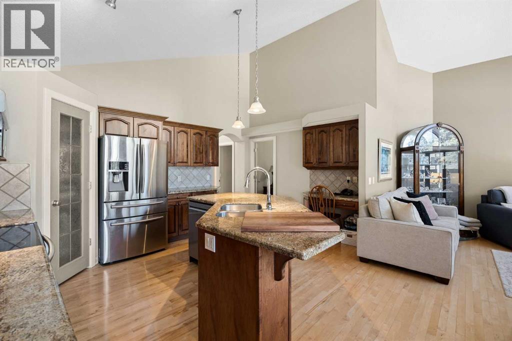 93 Coach Court SW, Calgary, Alberta  T3H 4P7 - Photo 18 - A2324190