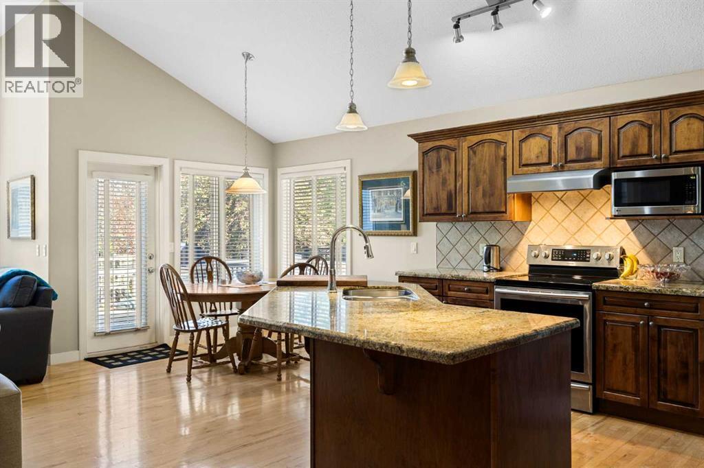 93 Coach Court SW, Calgary, Alberta  T3H 4P7 - Photo 13 - A2324190
