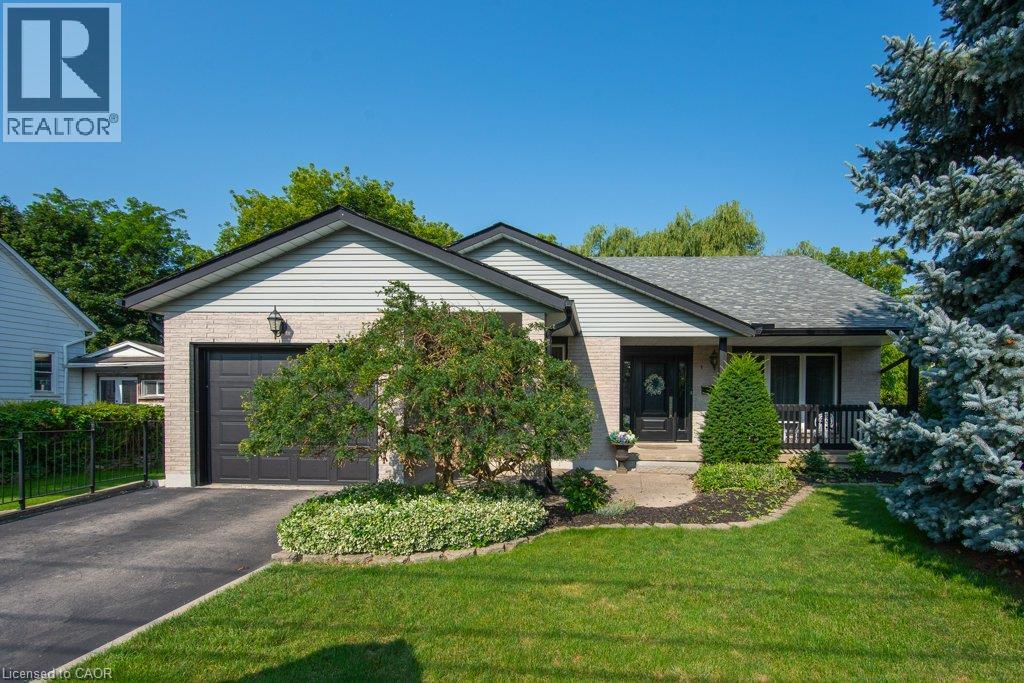 108 QUEENSWAY Drive, St. Jacobs, Ontario