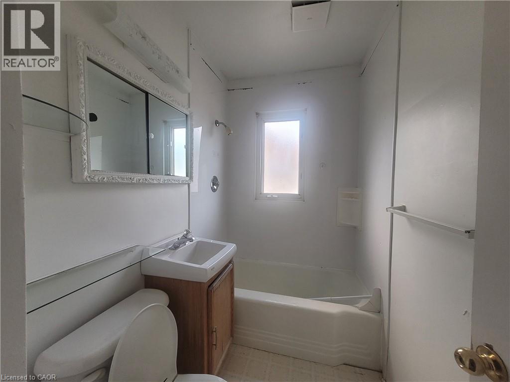 241 Haddon Avenue S, Hamilton, Ontario  L8S 1X9 - Photo 8 - 40856674