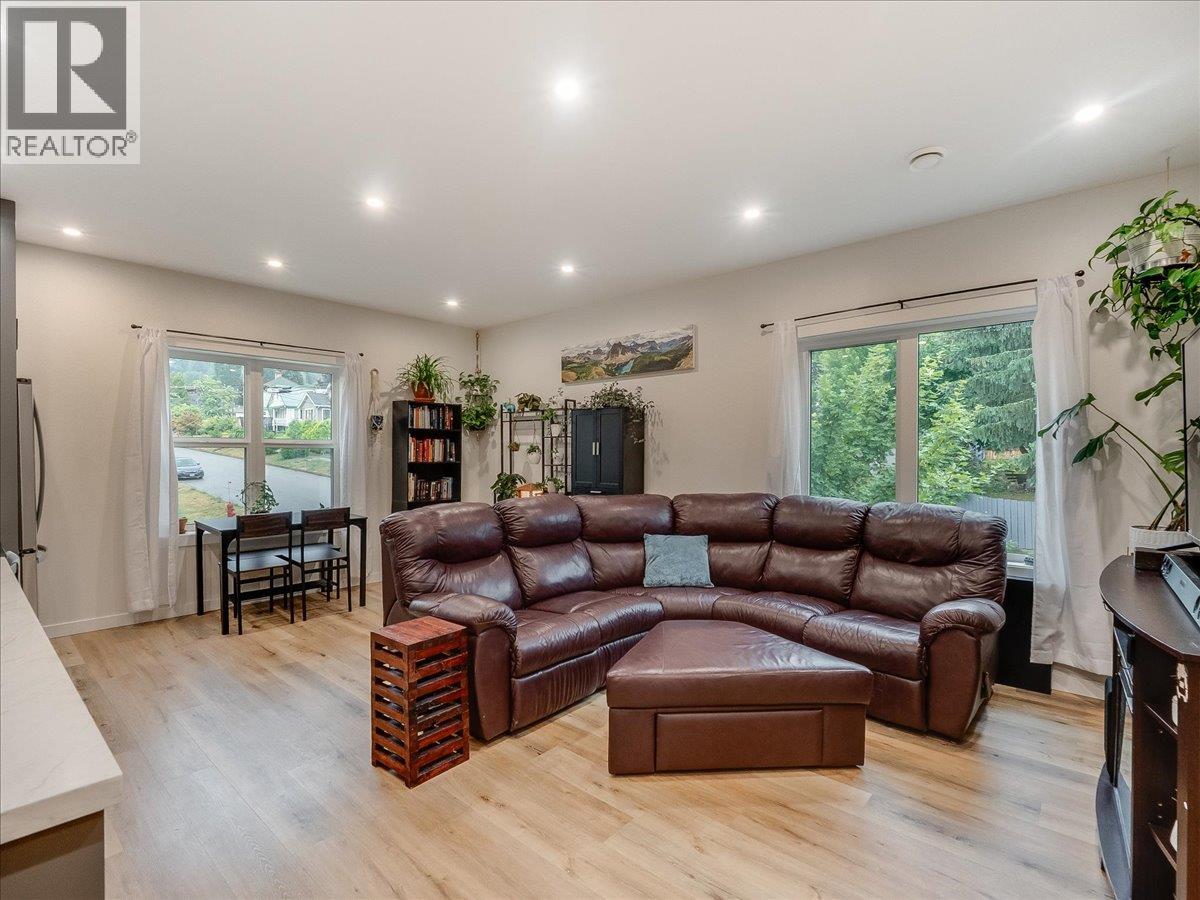 1224 Stanley Street Unit# D, Nelson, British Columbia  V1L 1P7 - Photo 2 - 10397285