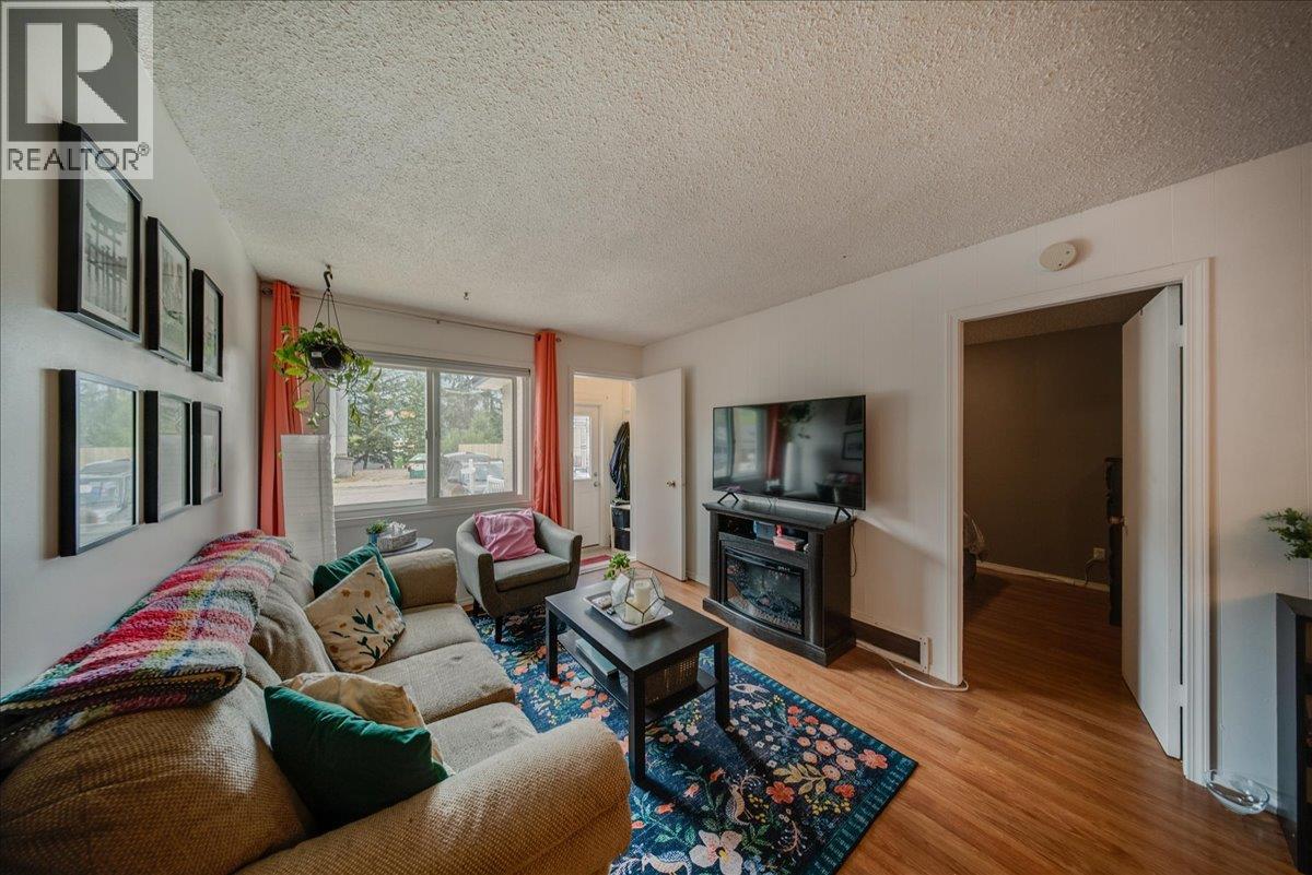 1220 Tamarac Avenue, Trail, British Columbia  V1R 4J1 - Photo 11 - 10397867