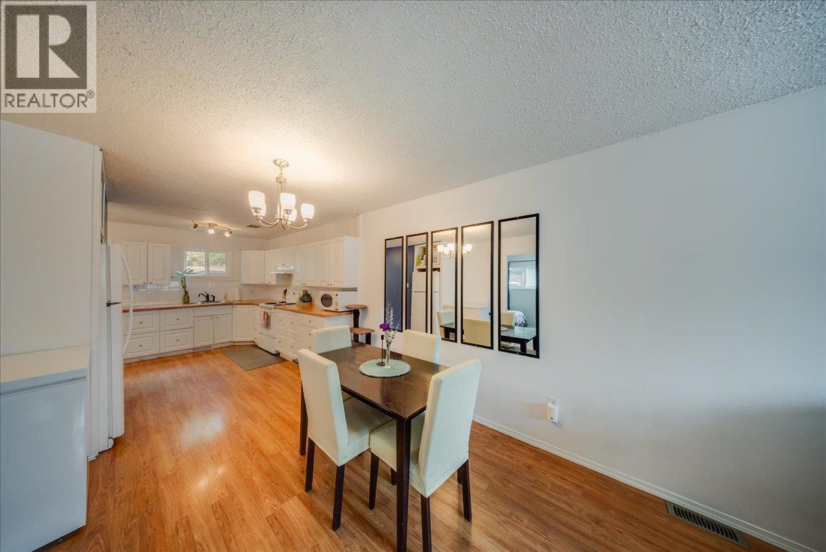 1220 Tamarac Avenue, Trail, British Columbia  V1R 4J1 - Photo 7 - 10397867