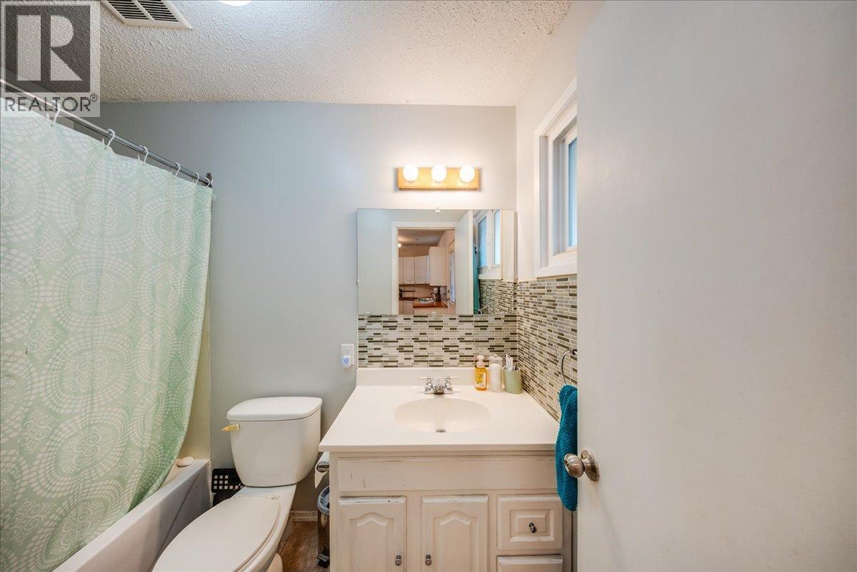1220 Tamarac Avenue, Trail, British Columbia  V1R 4J1 - Photo 14 - 10397867
