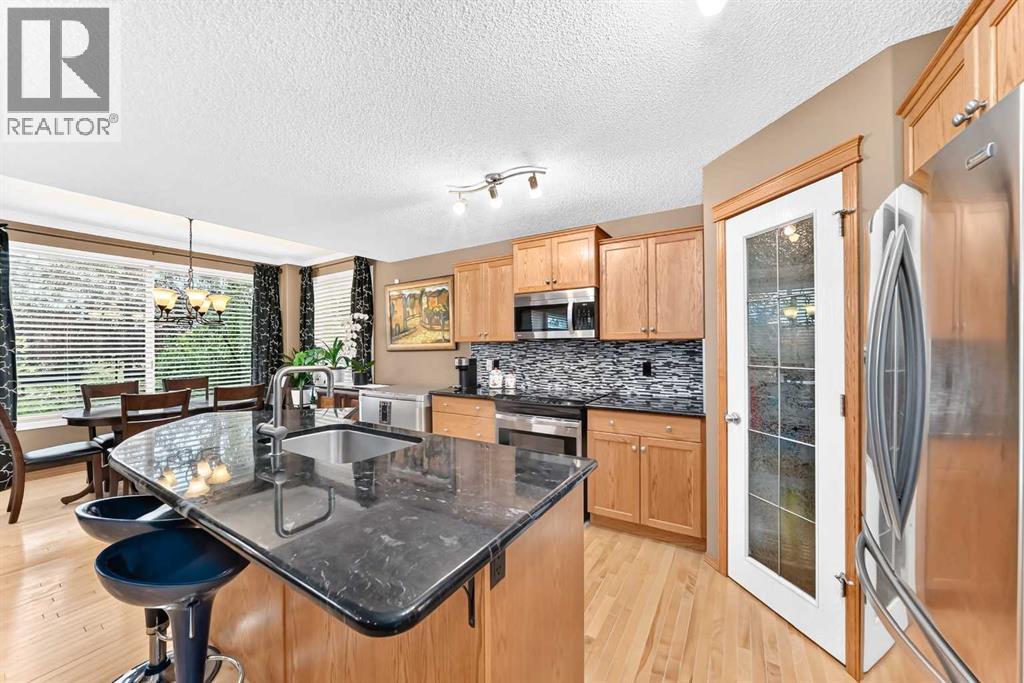 144 Cougarstone Common Sw, Calgary, Alberta  T3H 5P5 - Photo 3 - A2338157