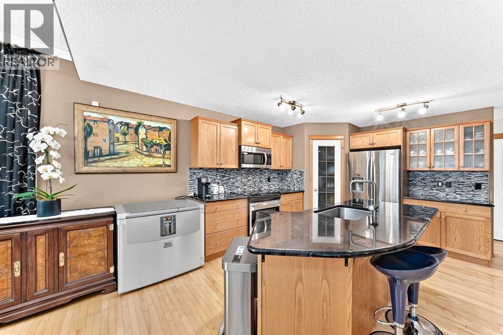 144 Cougarstone Common Sw, Calgary, Alberta  T3H 5P5 - Photo 6 - A2338157