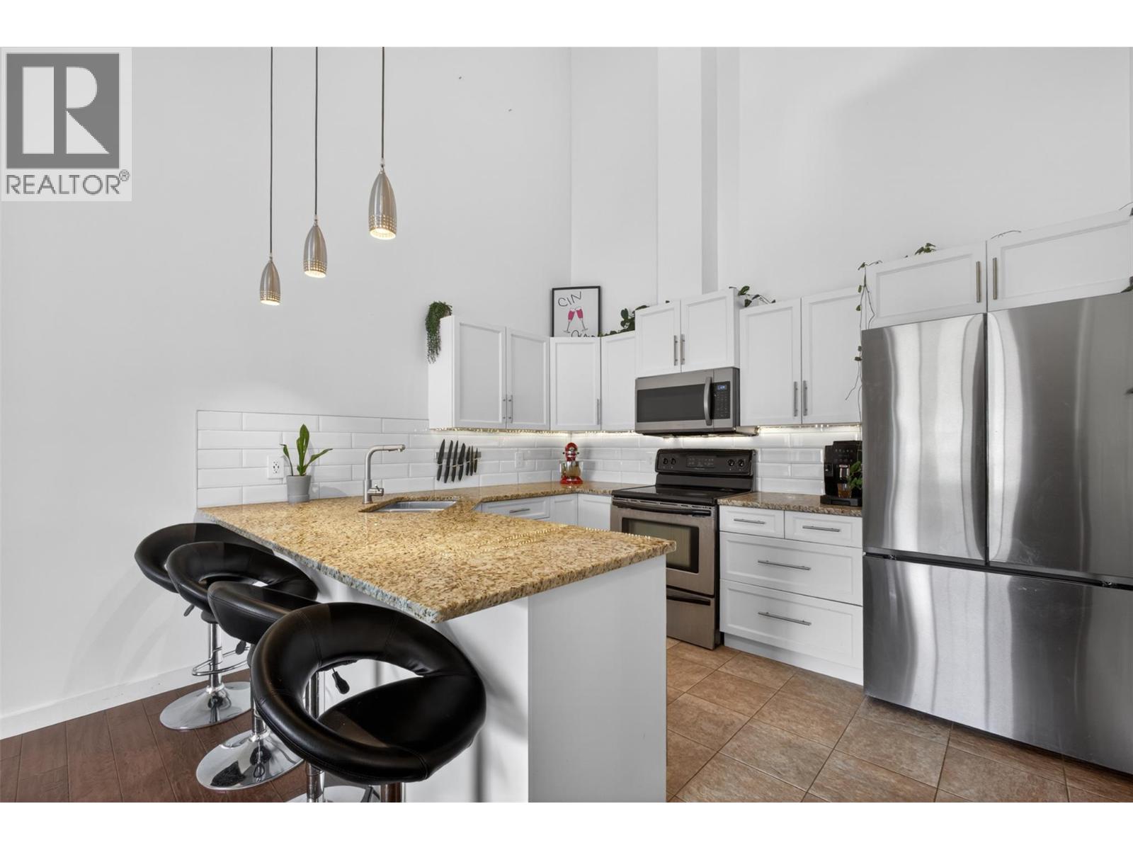 2120 Shannon Ridge Drive Unit# 303, West Kelowna, British Columbia  V4T 2Z3 - Photo 2 - 10397892
