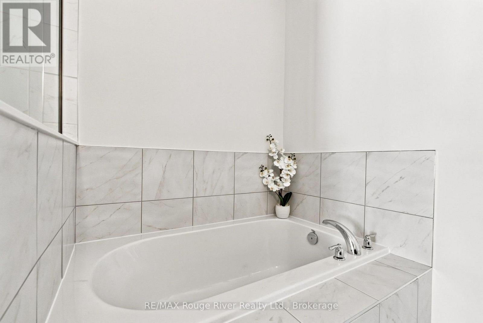 2607 Magdalen Path W, Oshawa, Ontario  L1L 0R6 - Photo 32 - E13688708