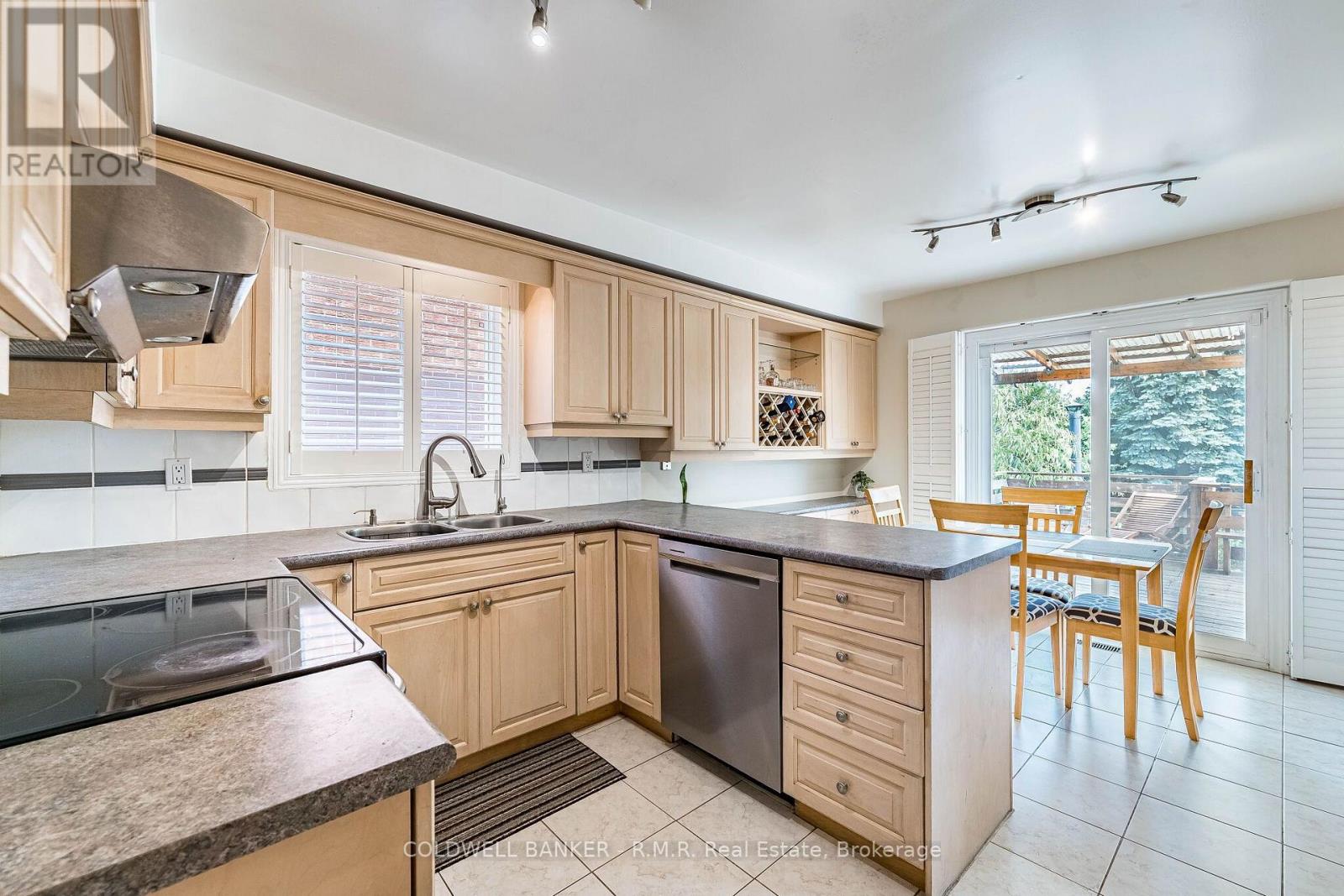 292 Ukraine Road, Mississauga, Ontario  L5B 3W6 - Photo 7 - W13688632
