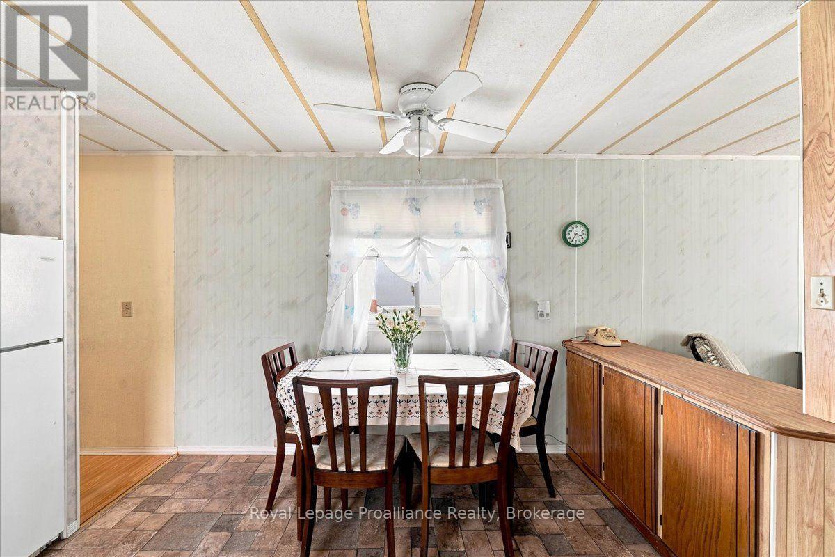 18 Cedar Street, Greater Napanee, Ontario  K7R 3L1 - Photo 8 - X13688676
