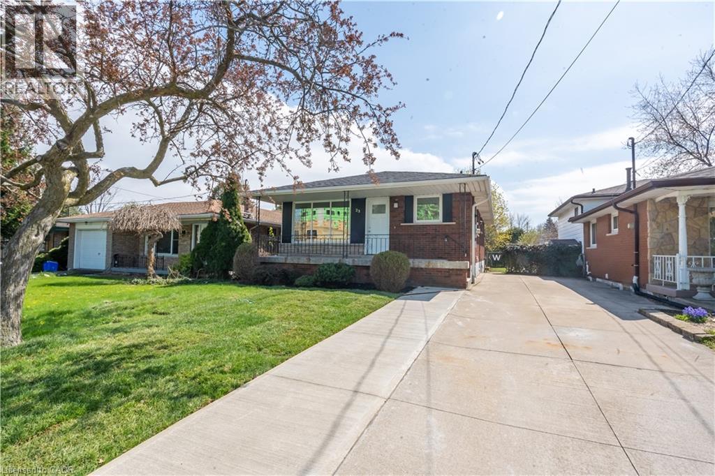 23 TYRONE Drive, Hamilton, Ontario