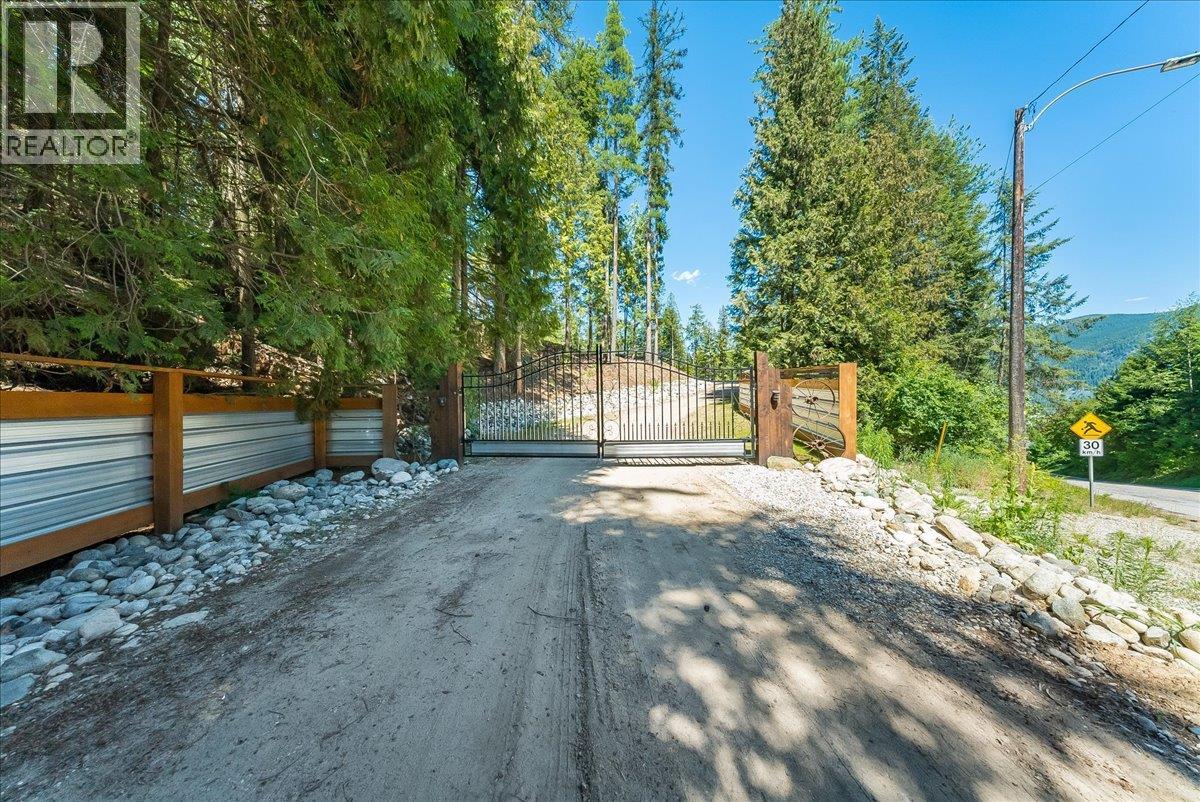 1110 23rd Street, Castlegar, British Columbia V1N 3A6 - Photo 11 - 10395340