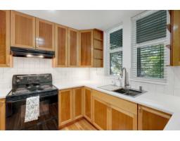 211 15350 16A AVENUE, Surrey, British Columbia