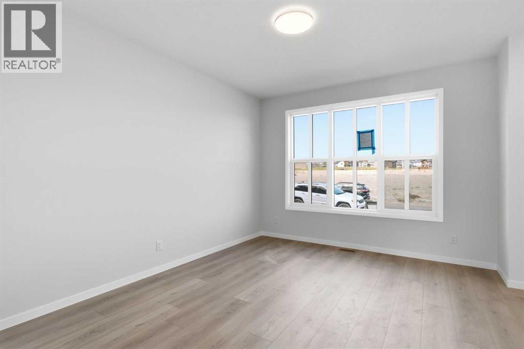 131 Royston Way NW, Calgary, Alberta  T3L 0N7 - Photo 10 - A2332838