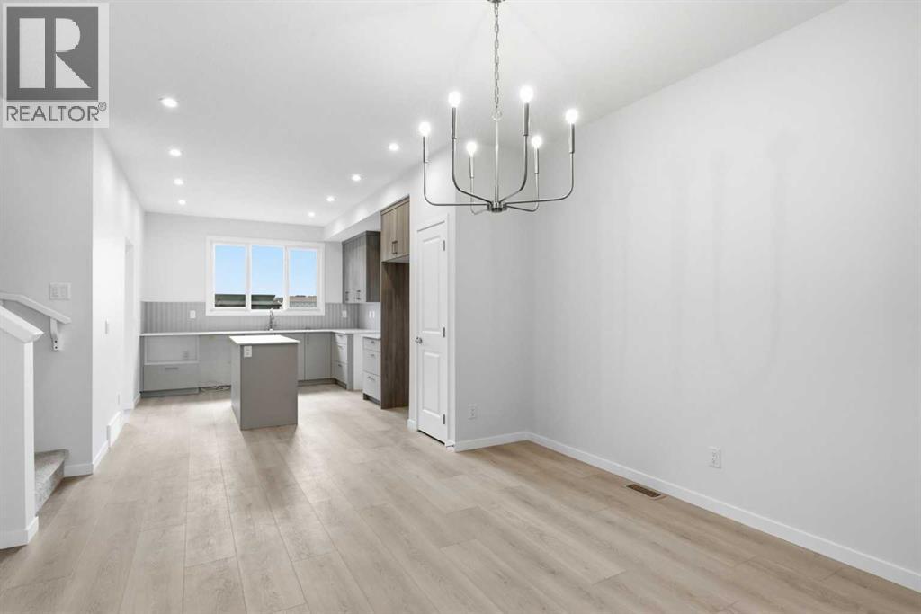 131 Royston Way NW, Calgary, Alberta  T3L 0N7 - Photo 15 - A2332838