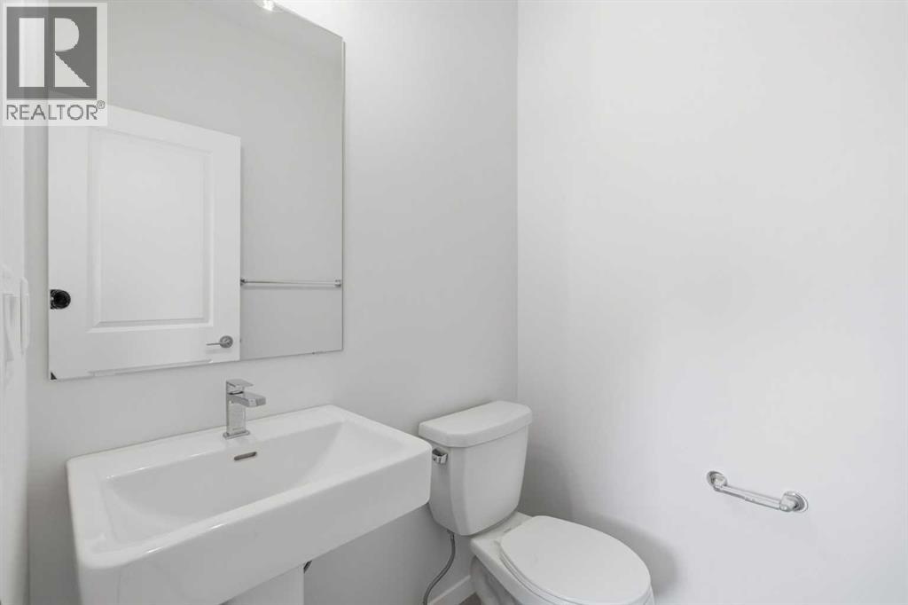 131 Royston Way NW, Calgary, Alberta  T3L 0N7 - Photo 21 - A2332838