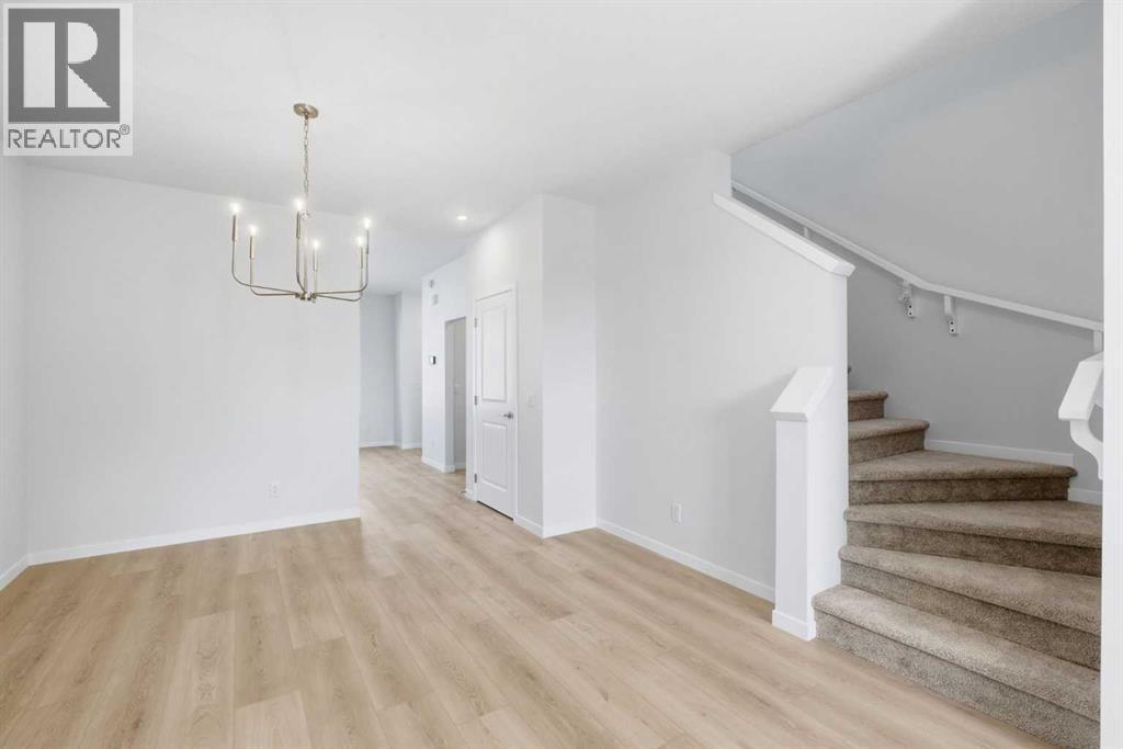 131 Royston Way NW, Calgary, Alberta  T3L 0N7 - Photo 17 - A2332838