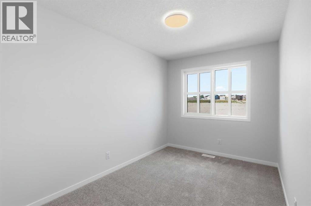 131 Royston Way NW, Calgary, Alberta  T3L 0N7 - Photo 33 - A2332838