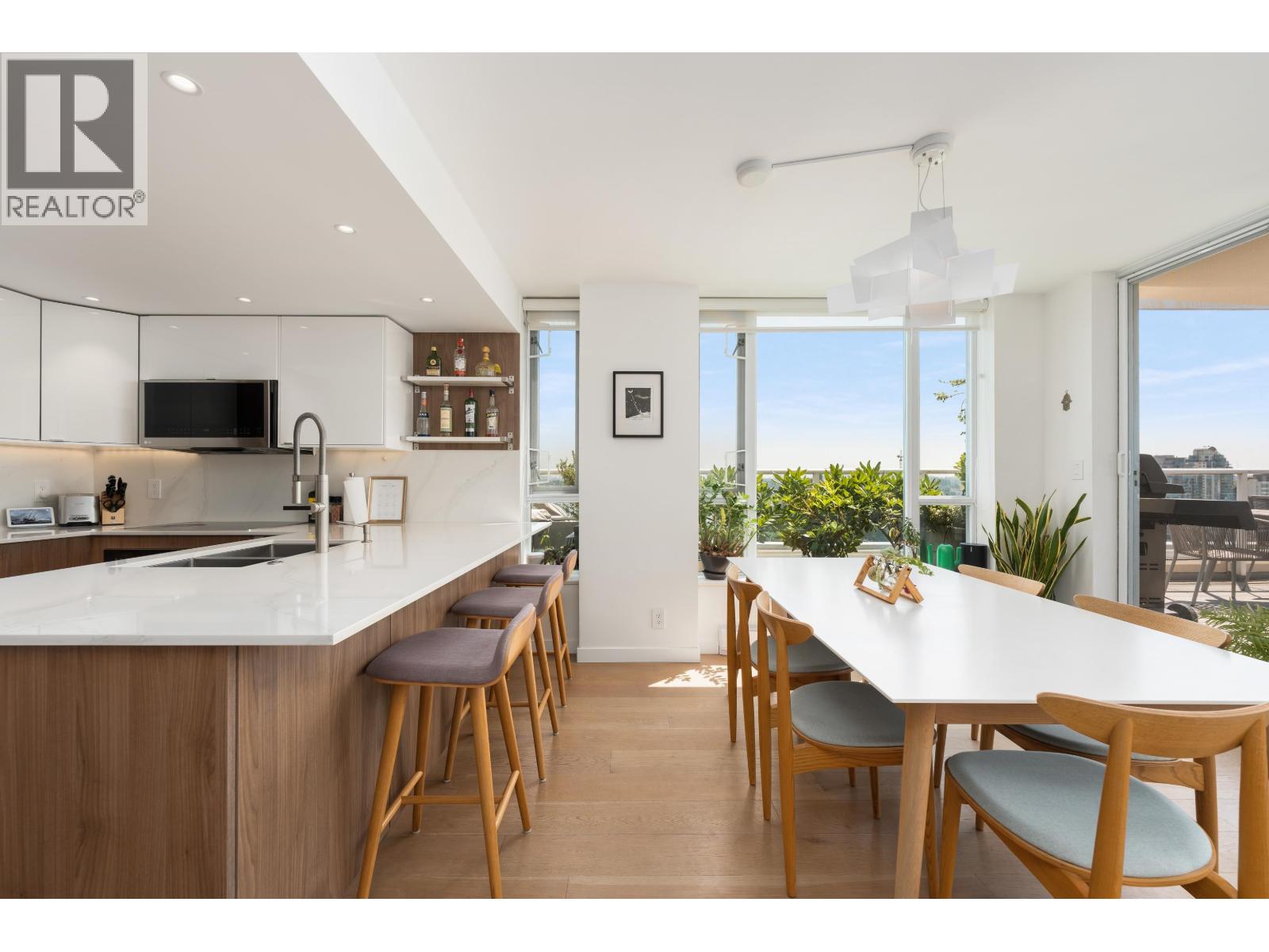 2405 550 Taylor Street, Vancouver, British Columbia  V6B 1R1 - Photo 4 - R3156843