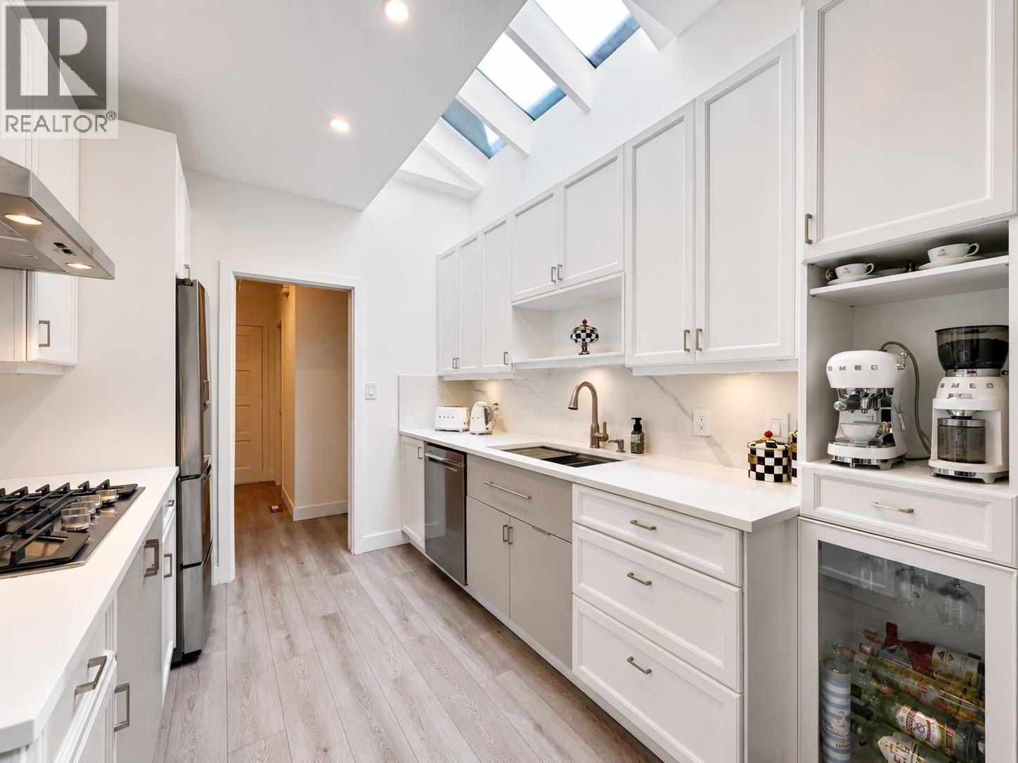 1741 Rufus Drive, North Vancouver, British Columbia  V7J 3L8 - Photo 4 - R3156858