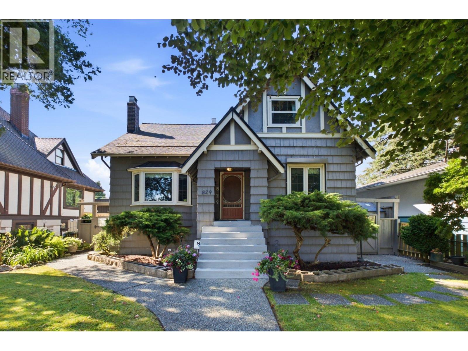 829 EIGHTH AVENUE, New Westminster, British Columbia