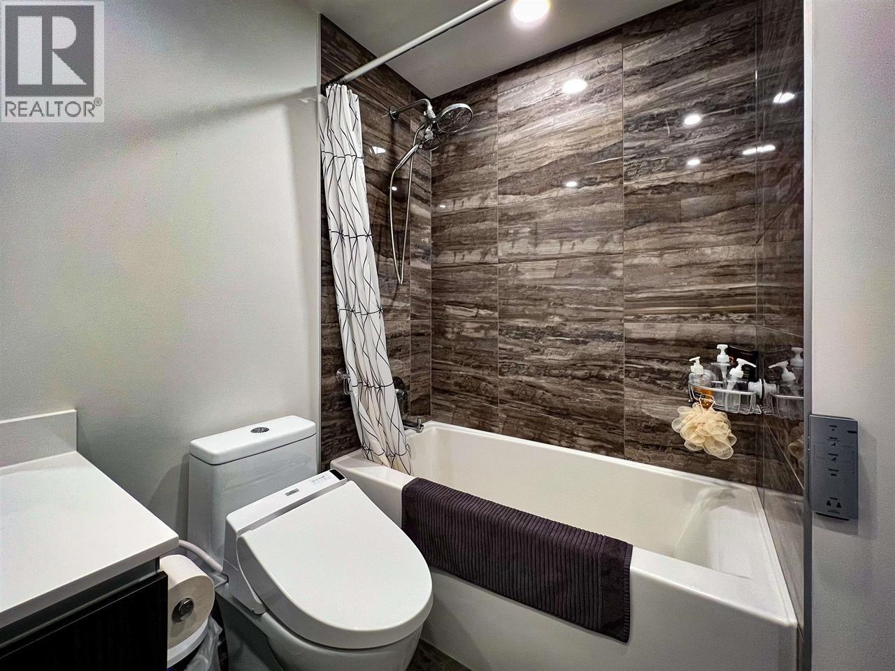 3x01 1888 Gilmore Avenue, Burnaby, British Columbia  V5C 0L2 - Photo 13 - R3156865