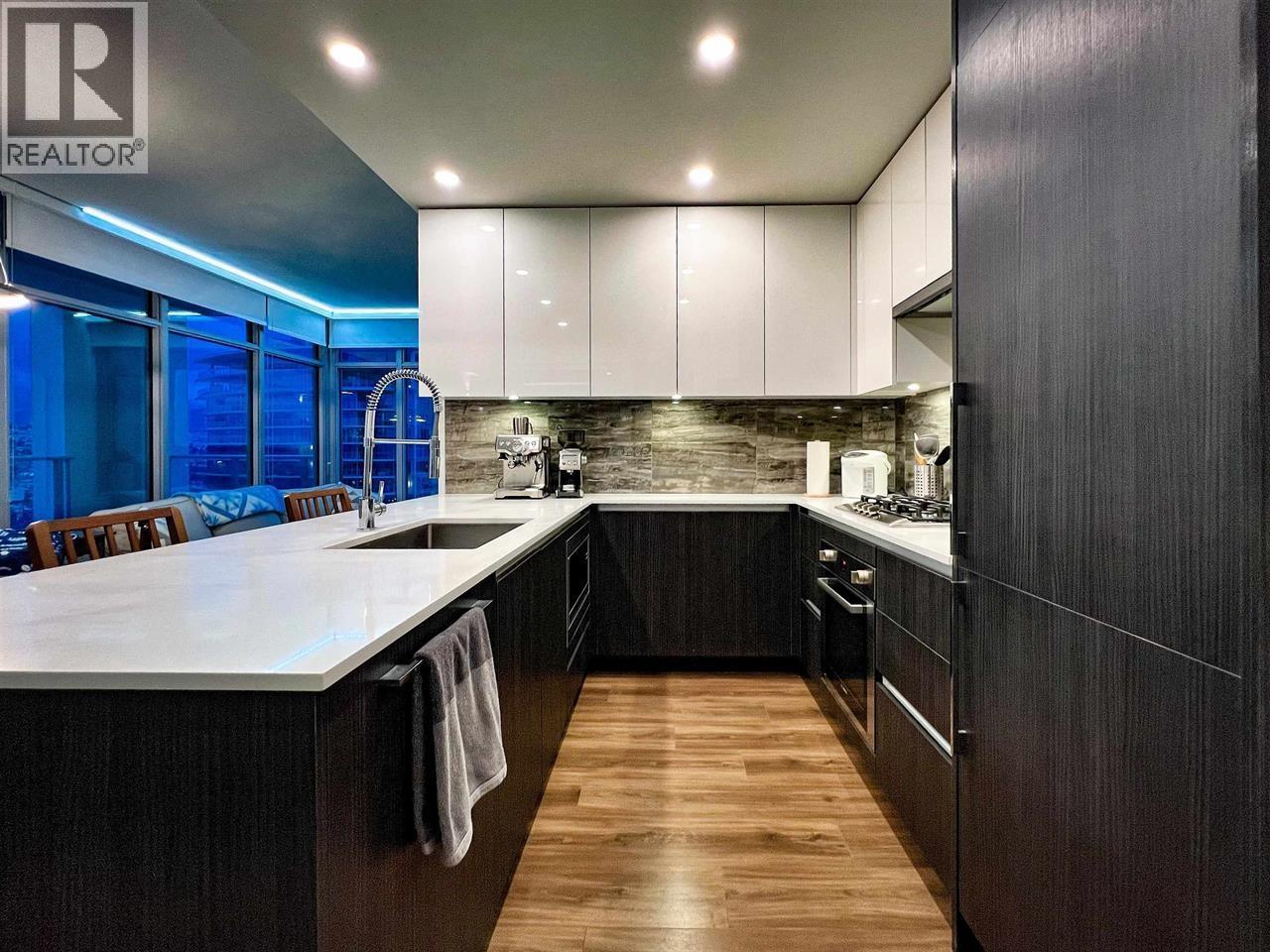 3x01 1888 Gilmore Avenue, Burnaby, British Columbia  V5C 0L2 - Photo 3 - R3156865