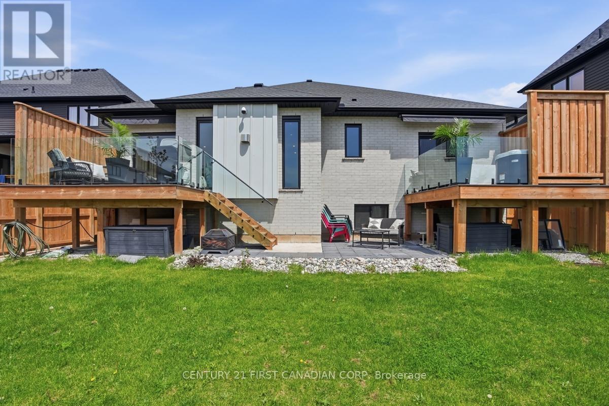 31 Briscoe Crescent, Strathroy-Caradoc, Ontario  N6H 0G3 - Photo 43 - X13686594
