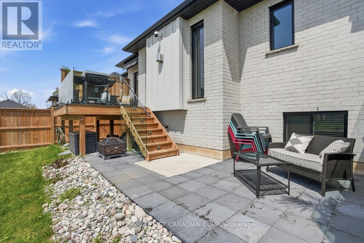 31 Briscoe Crescent, Strathroy-Caradoc, Ontario  N6H 0G3 - Photo 42 - X13686594