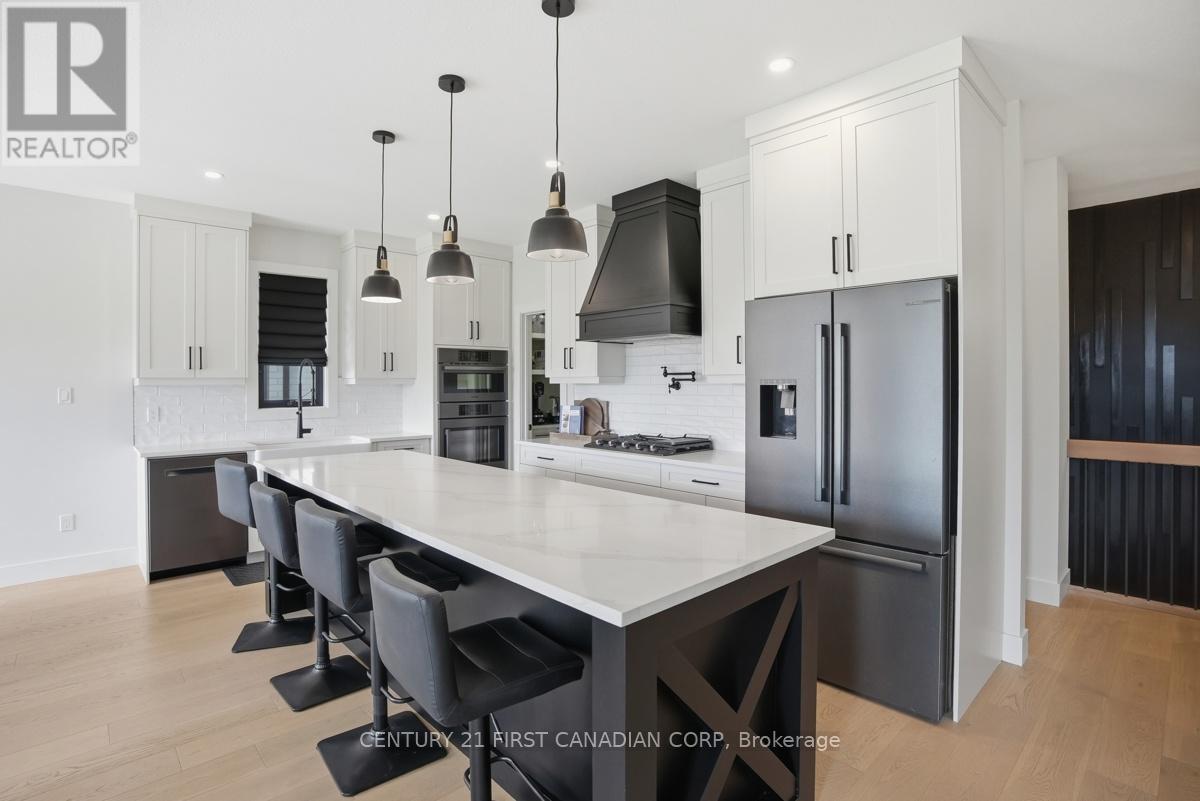 31 Briscoe Crescent, Strathroy-Caradoc, Ontario  N6H 0G3 - Photo 9 - X13686594