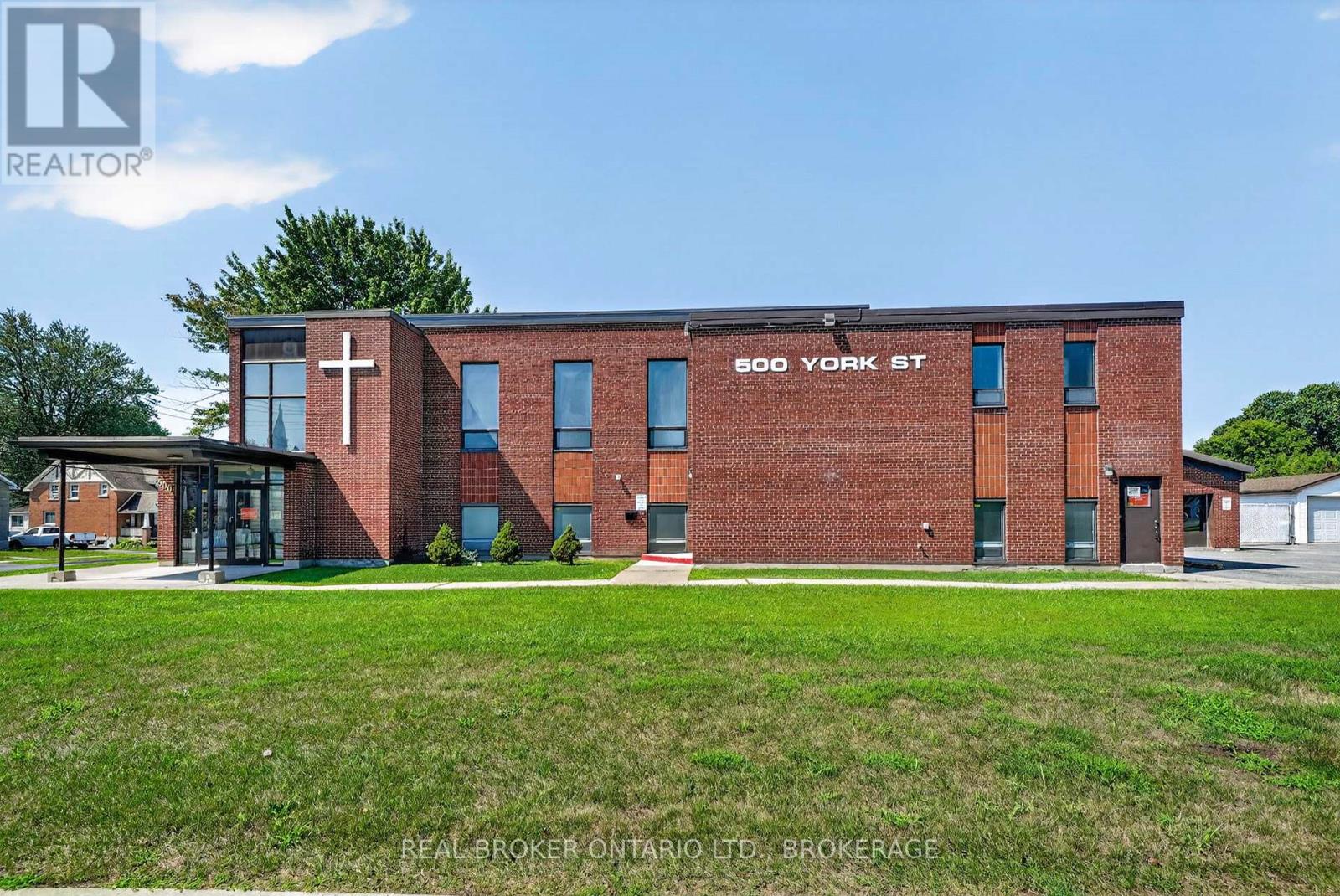 500 York Street, Cornwall, Ontario