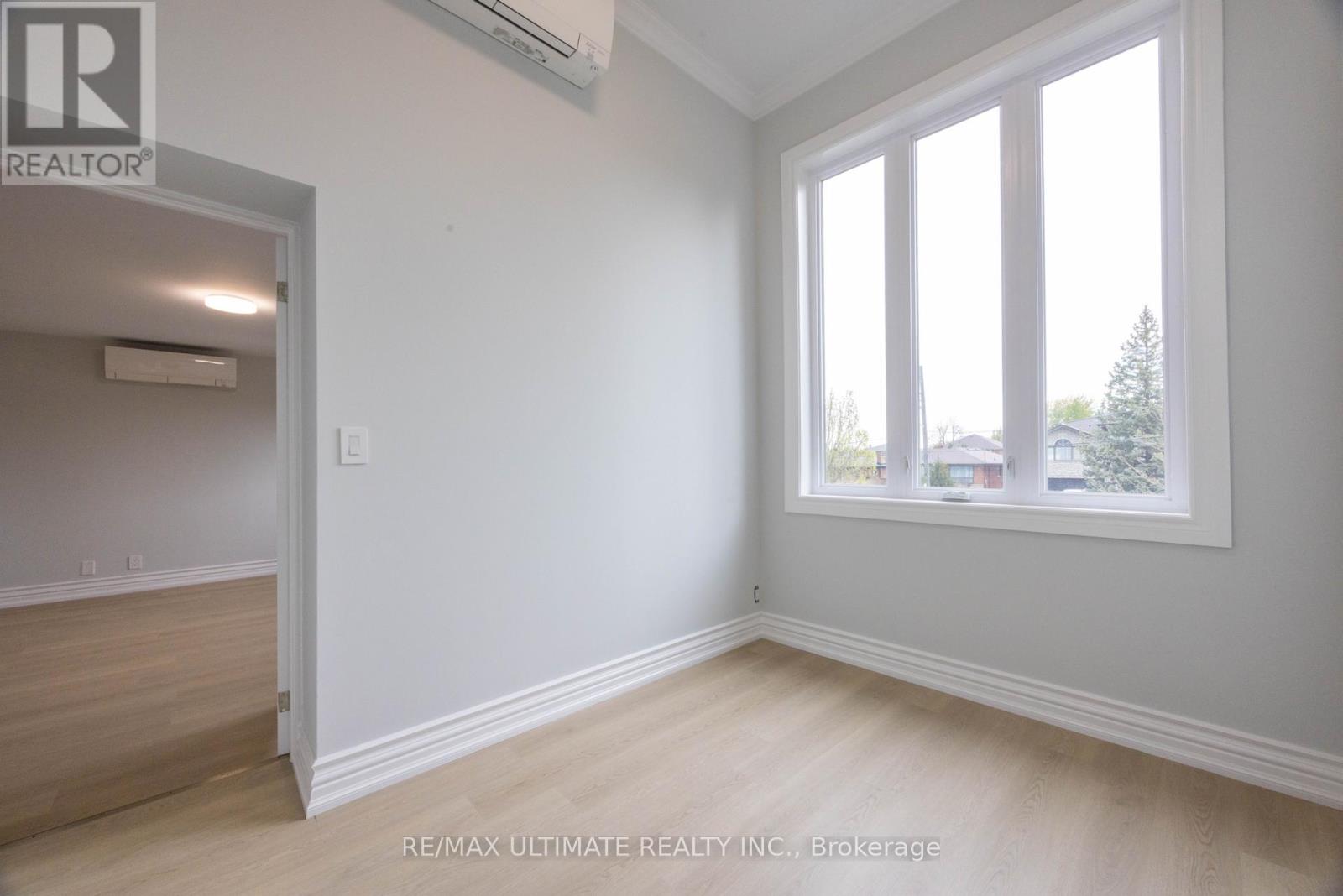Upper - 83 Burr Avenue, Toronto, Ontario  M6L 1V3 - Photo 10 - W13688634