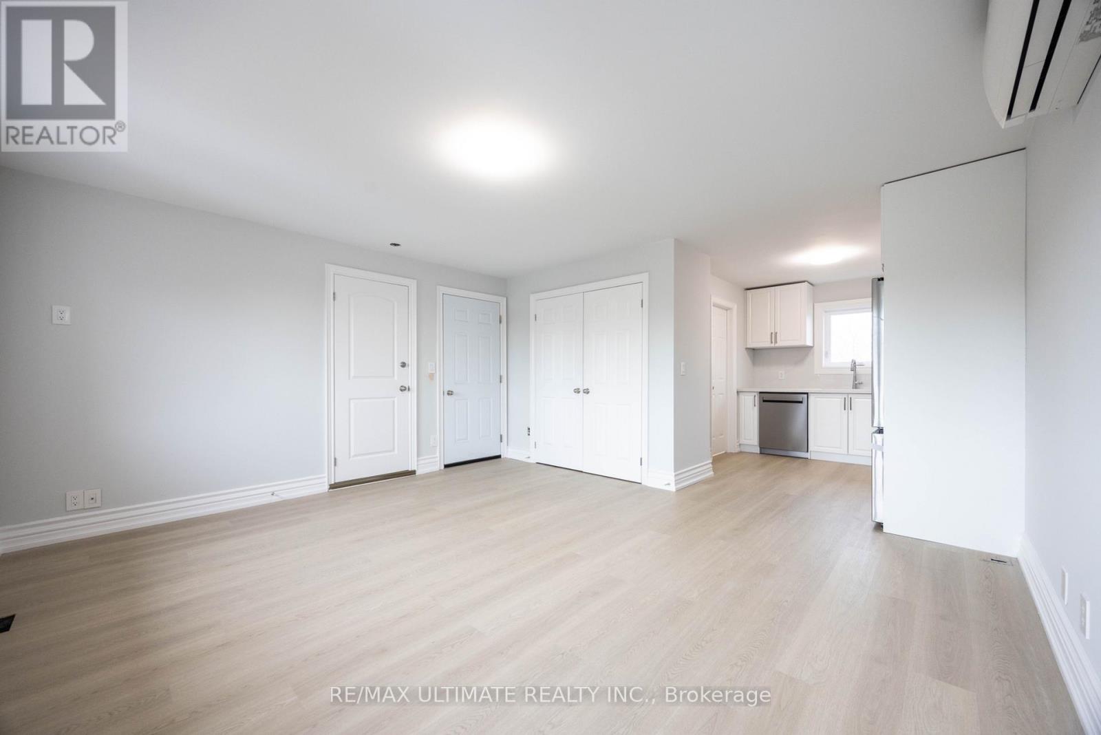 Upper - 83 Burr Avenue, Toronto, Ontario  M6L 1V3 - Photo 11 - W13688634