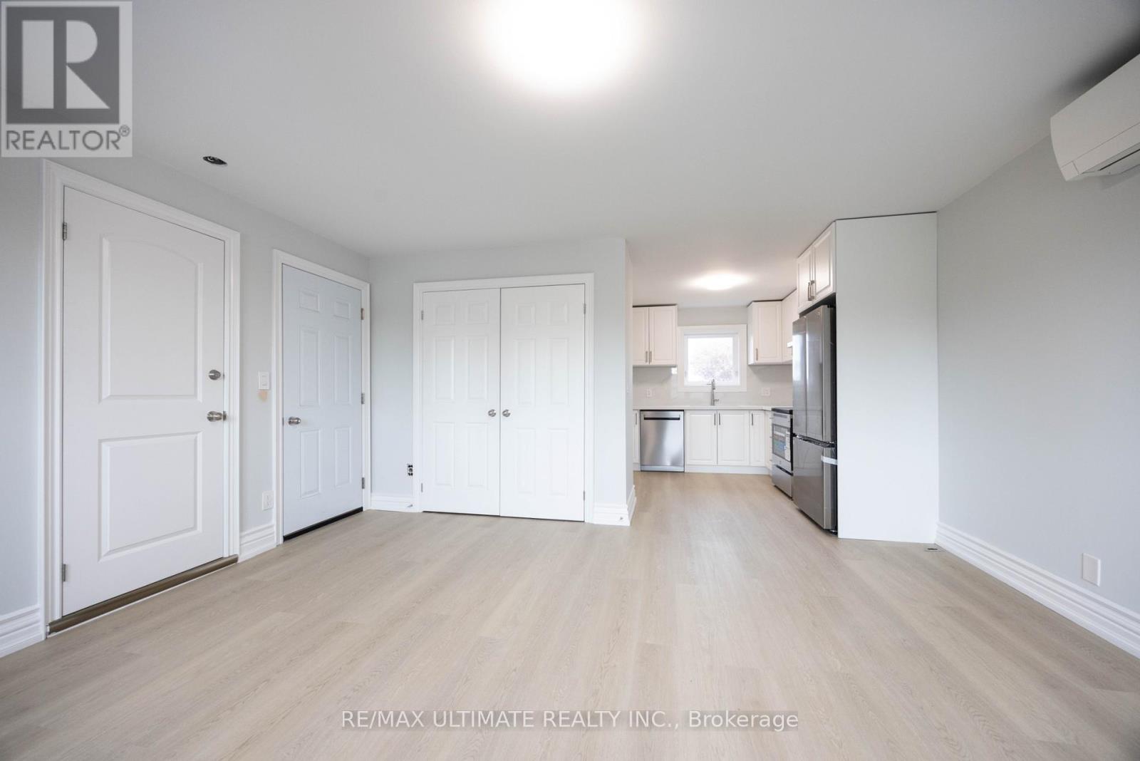 Upper - 83 Burr Avenue, Toronto, Ontario  M6L 1V3 - Photo 13 - W13688634