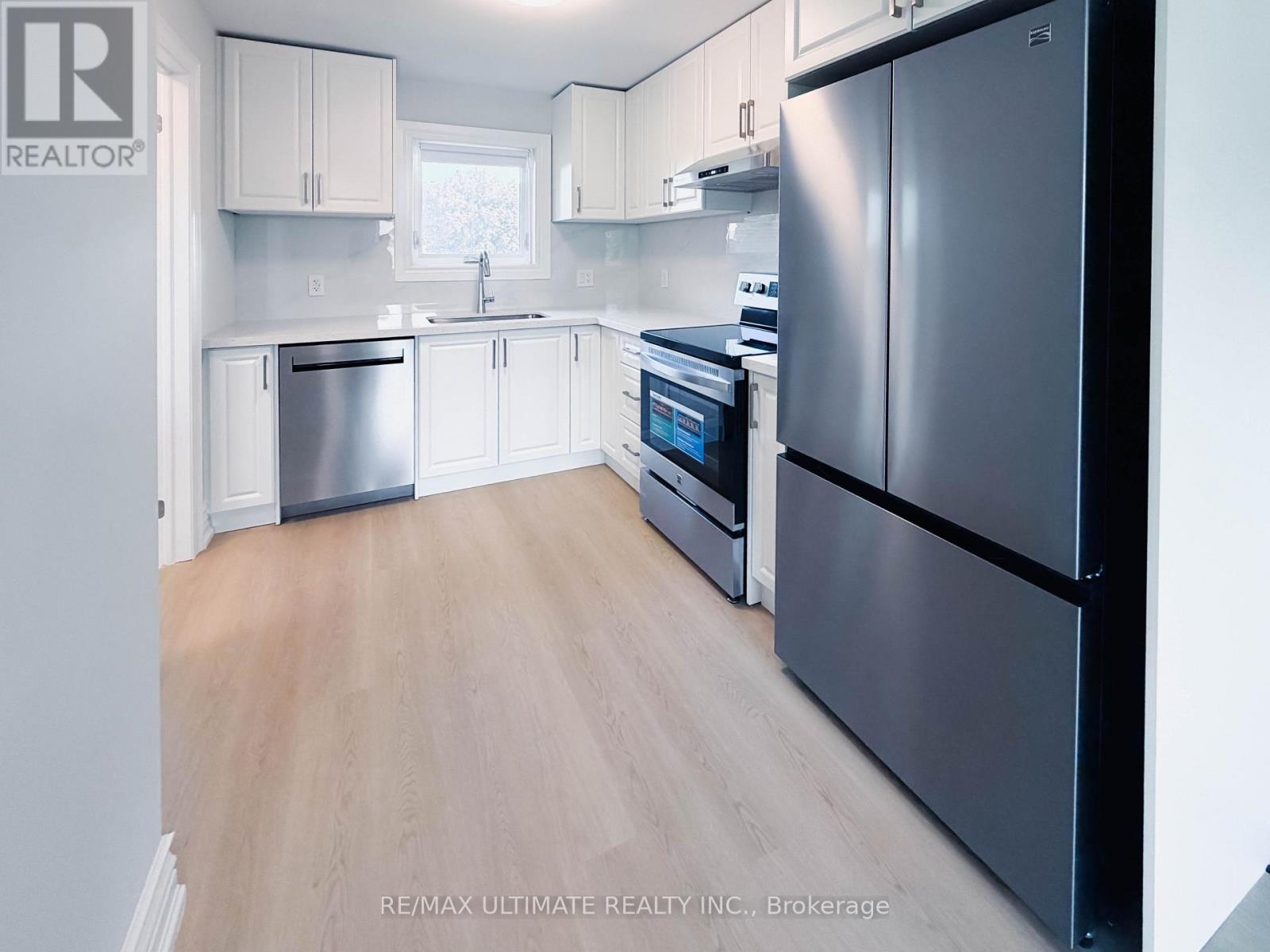 Upper - 83 Burr Avenue, Toronto, Ontario  M6L 1V3 - Photo 2 - W13688634