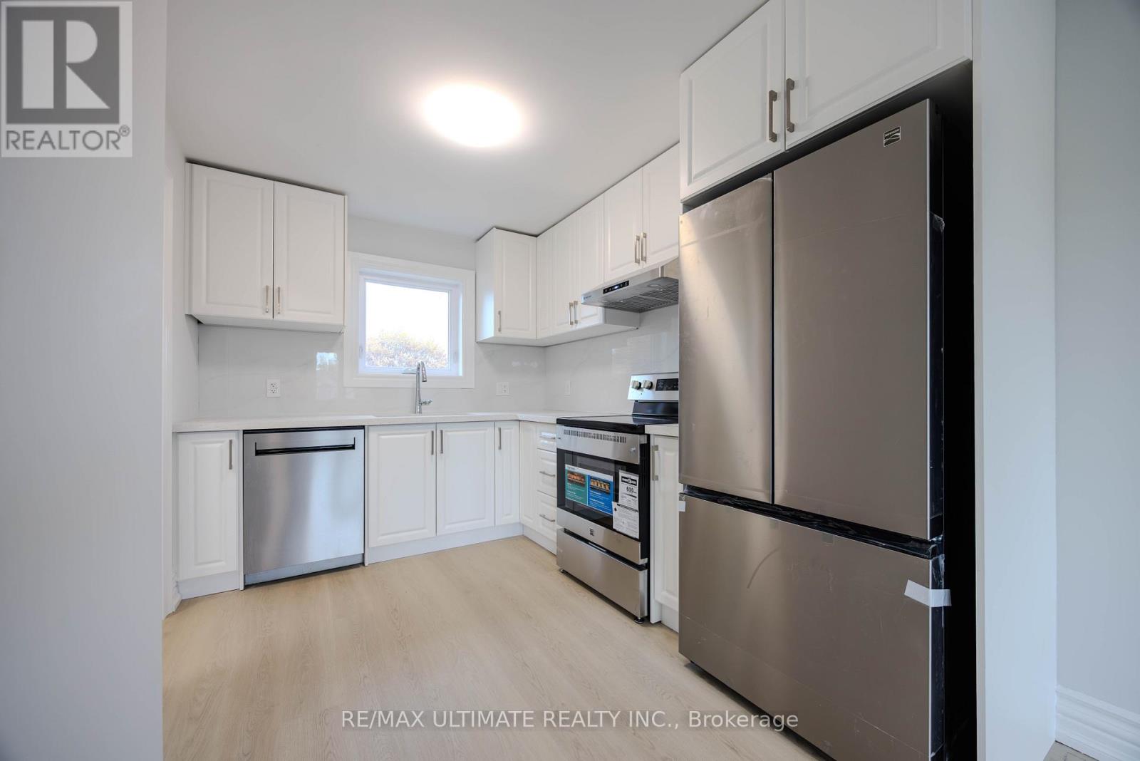 Upper - 83 Burr Avenue, Toronto, Ontario  M6L 1V3 - Photo 3 - W13688634
