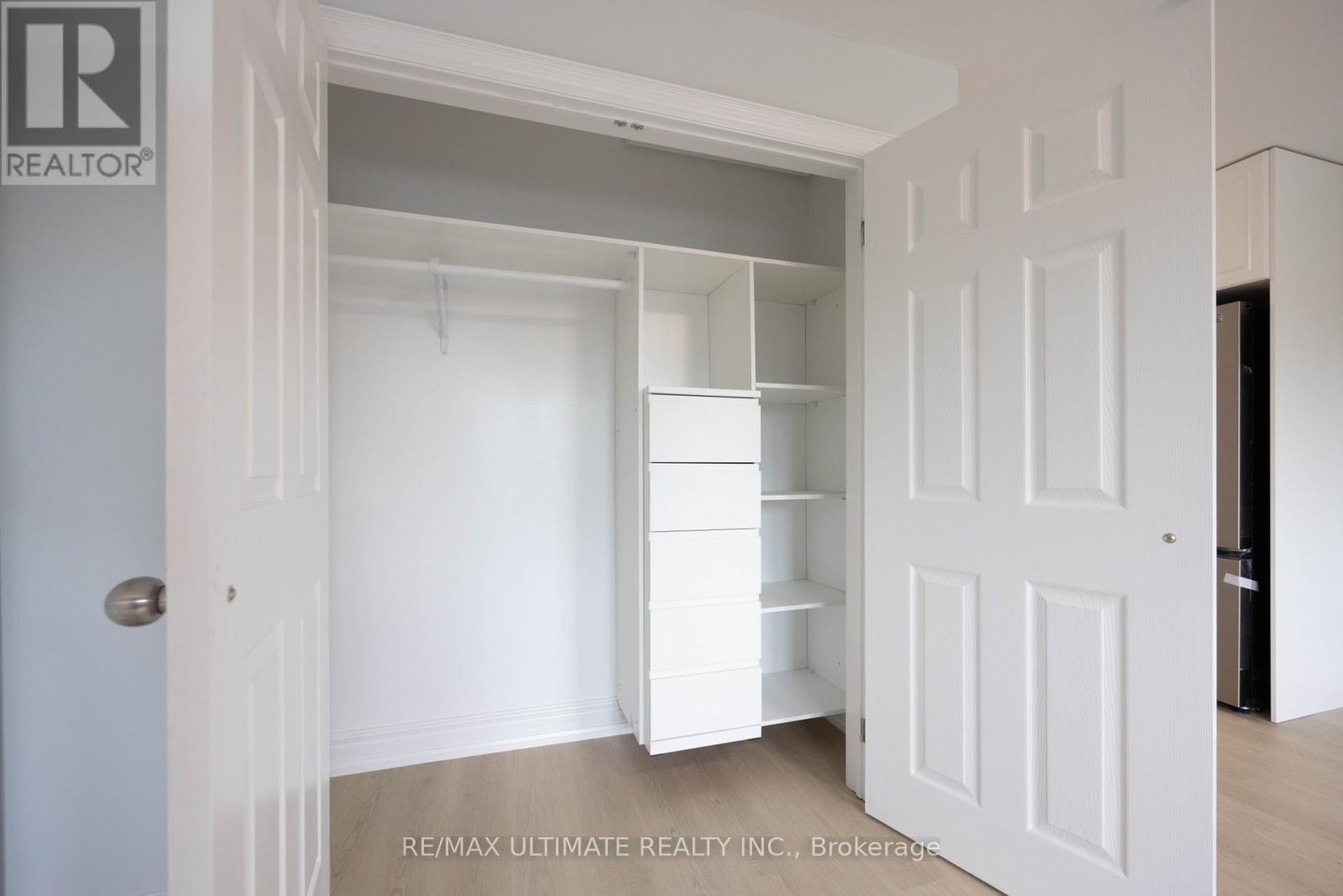 Upper - 83 Burr Avenue, Toronto, Ontario  M6L 1V3 - Photo 6 - W13688634