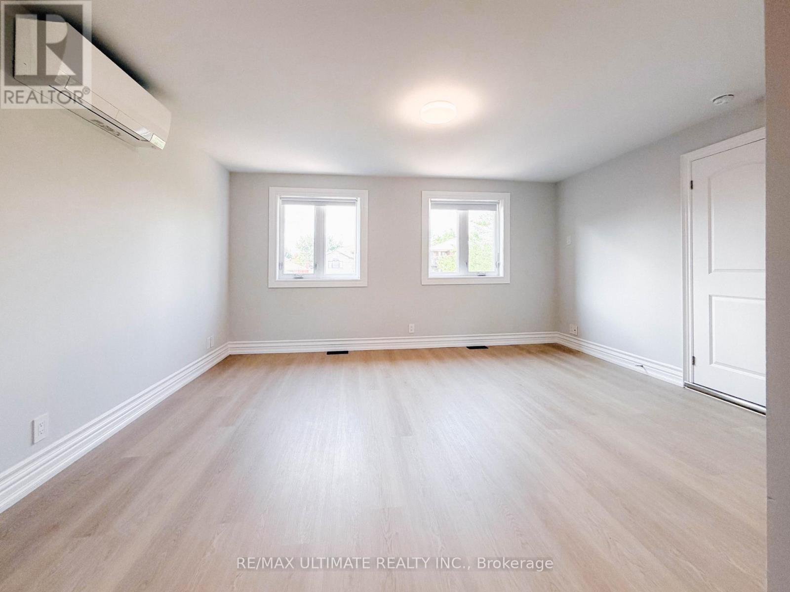 Upper - 83 Burr Avenue, Toronto, Ontario  M6L 1V3 - Photo 8 - W13688634
