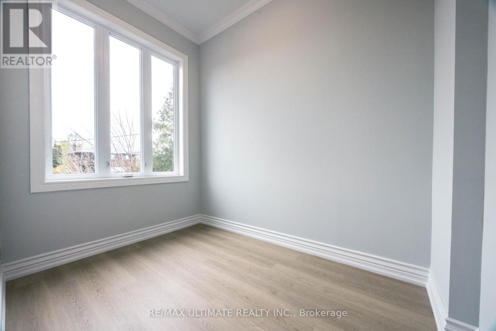 Upper - 83 Burr Avenue, Toronto, Ontario  M6L 1V3 - Photo 9 - W13688634
