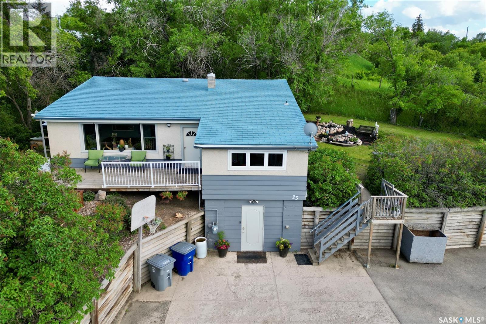 25 Qu'appelle Drive W, Lumsden, Saskatchewan  S0G 3C0 - Photo 2 - SK040893