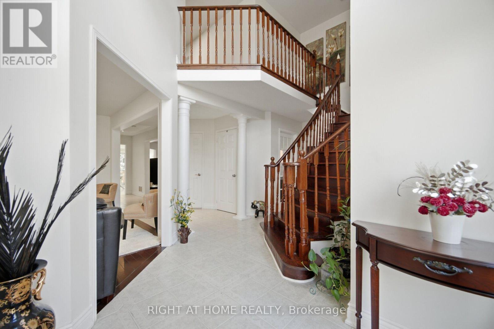 6379 Alderwood Trail, Mississauga, Ontario  L5N 6W9 - Photo 3 - W13687112