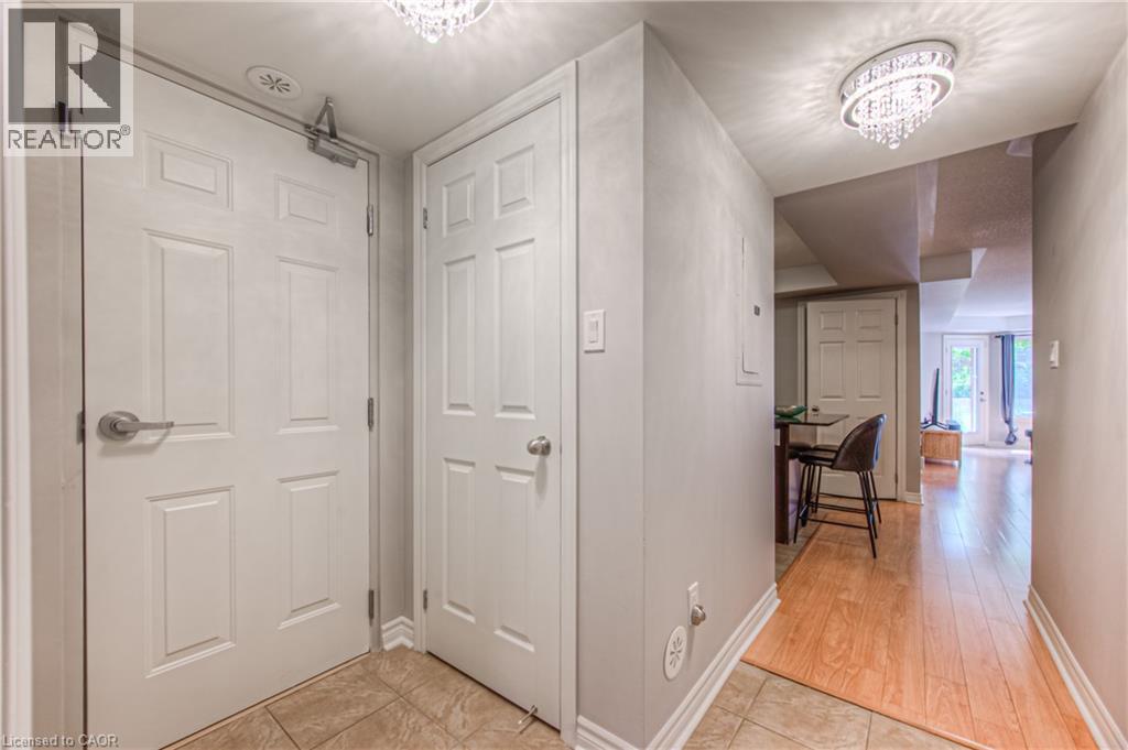 2420 Baronwood Drive Unit# 32-01, Oakville, Ontario  L6M 0X6 - Photo 7 - 40856481
