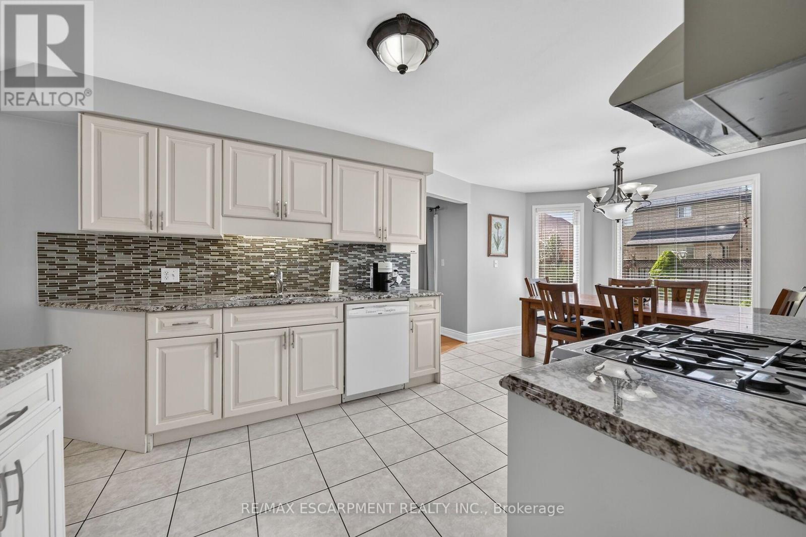 42 Hillgarden Drive, Hamilton, Ontario  L8J 3R3 - Photo 10 - X13688728