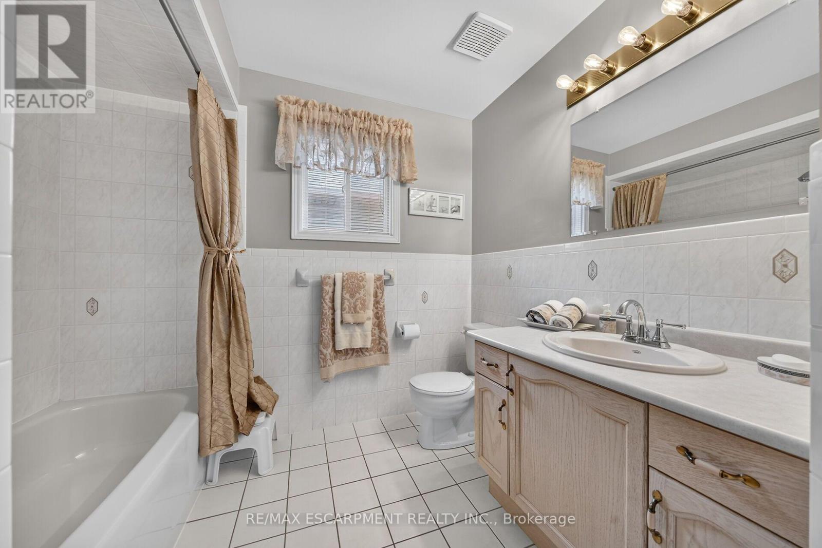 42 Hillgarden Drive, Hamilton, Ontario  L8J 3R3 - Photo 39 - X13688728