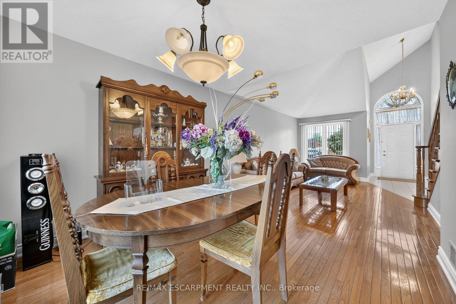 42 Hillgarden Drive, Hamilton, Ontario  L8J 3R3 - Photo 8 - X13688728