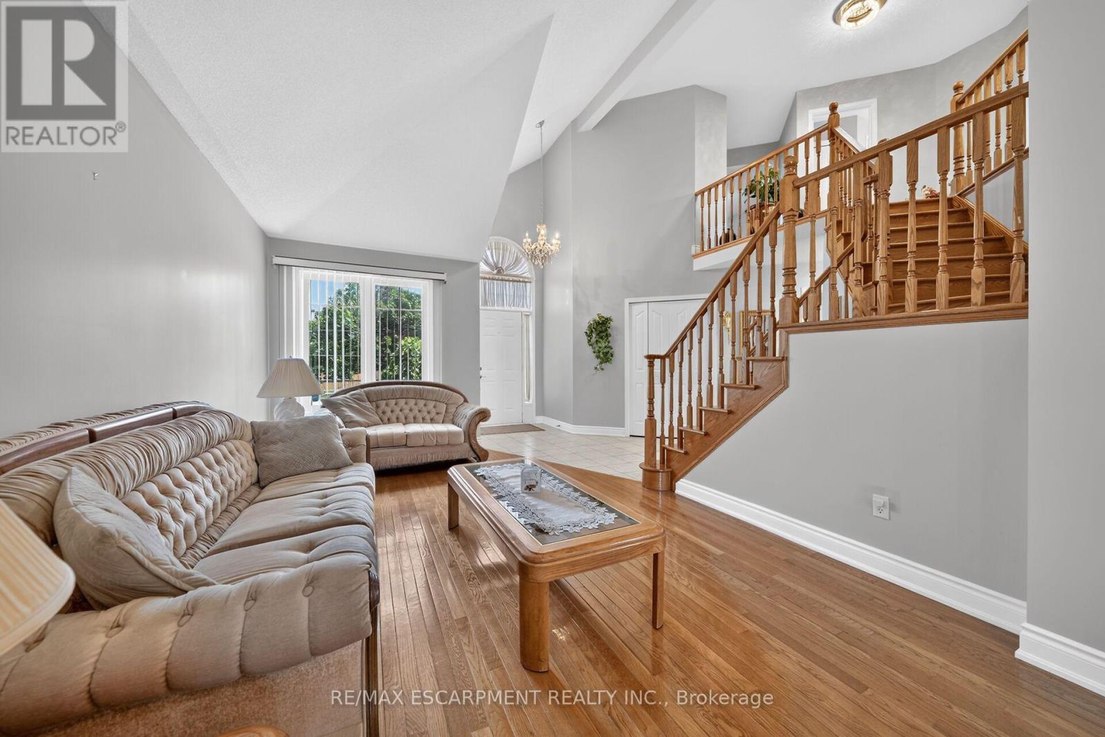 42 Hillgarden Drive, Hamilton, Ontario  L8J 3R3 - Photo 9 - X13688728