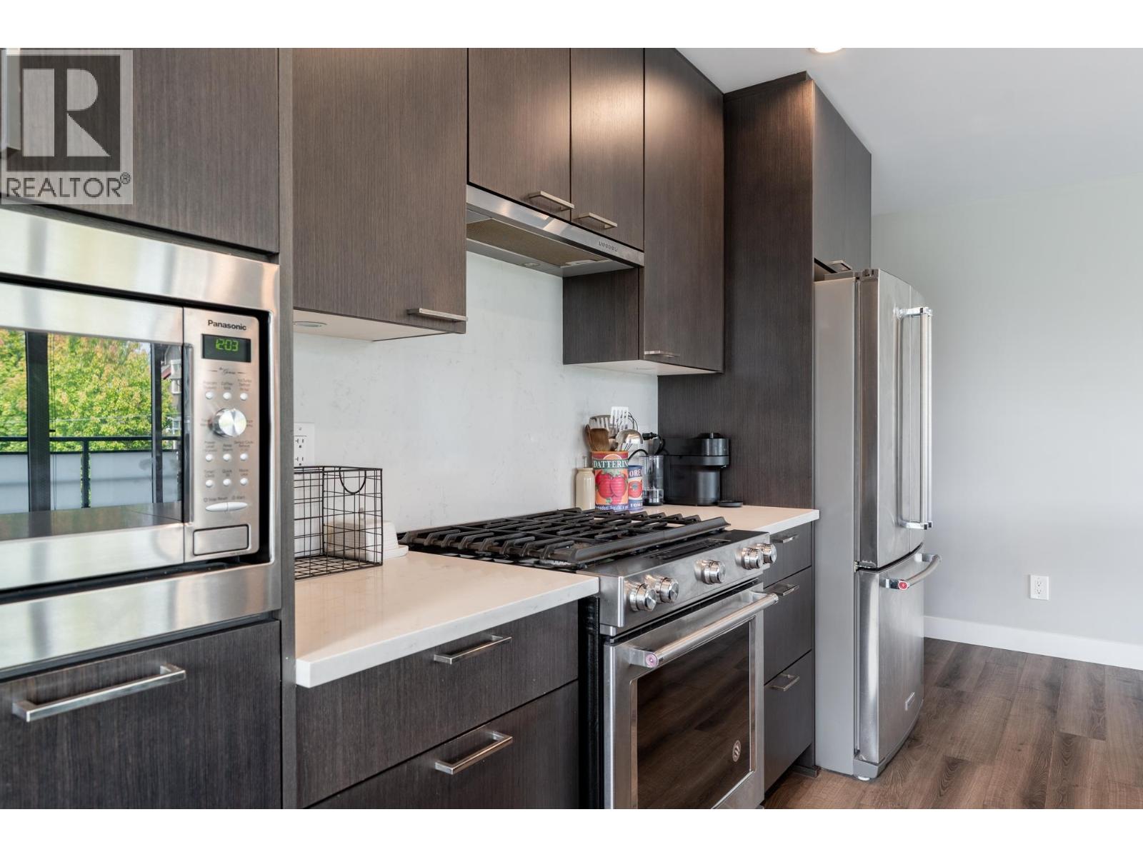 301 4289 Hastings Street, Burnaby, British Columbia  V5C 0K9 - Photo 5 - R3156336
