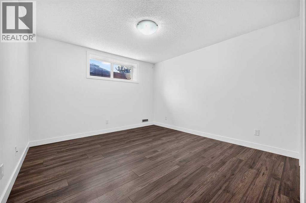 377 Panora Way Nw, Calgary, Alberta  T3K 0V2 - Photo 32 - A2335904